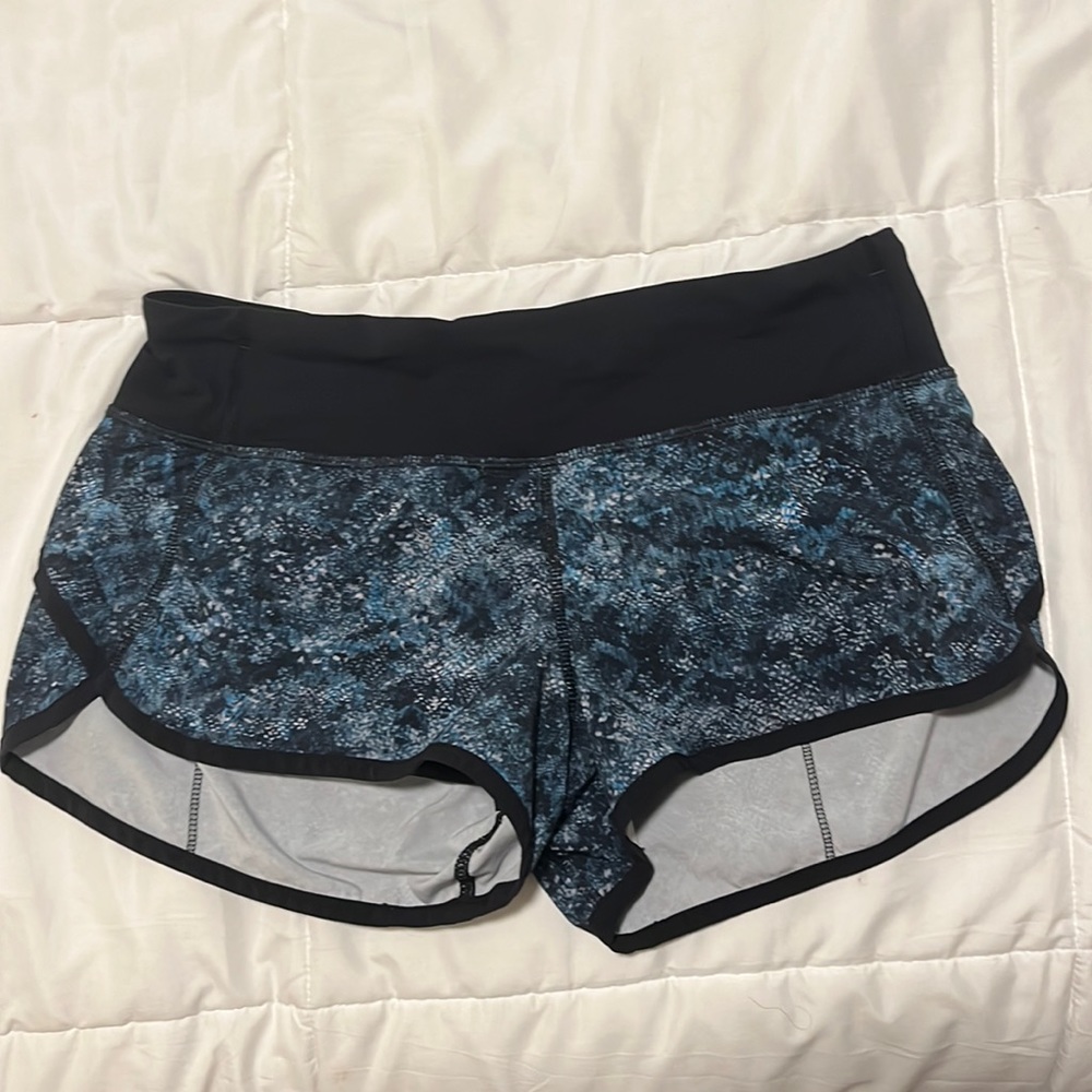 Lululemon shorts size 4